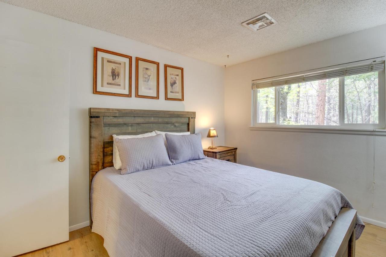 Updated Country Club Cabin, Near Golfing And Hiking! Indian Pine エクステリア 写真