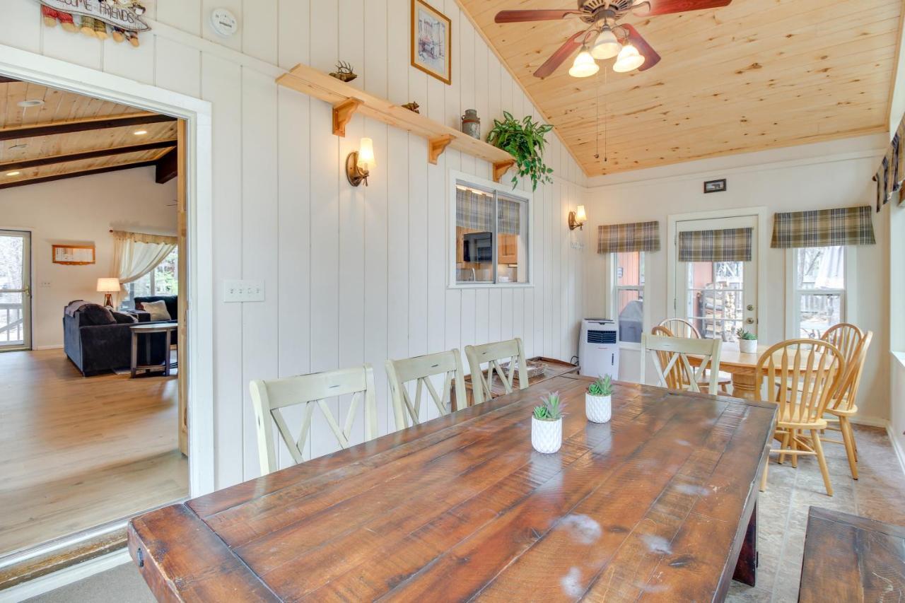 Updated Country Club Cabin, Near Golfing And Hiking! Indian Pine エクステリア 写真