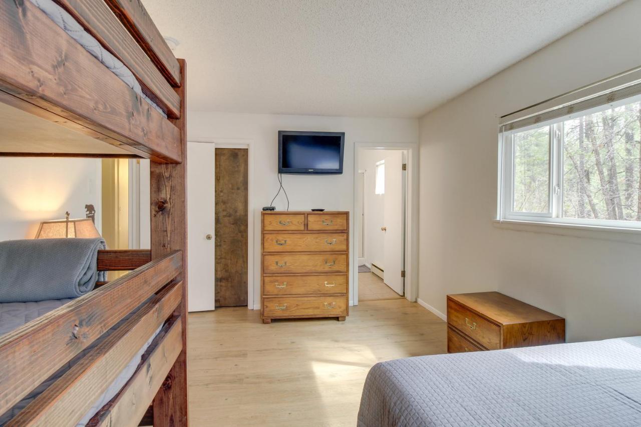 Updated Country Club Cabin, Near Golfing And Hiking! Indian Pine エクステリア 写真