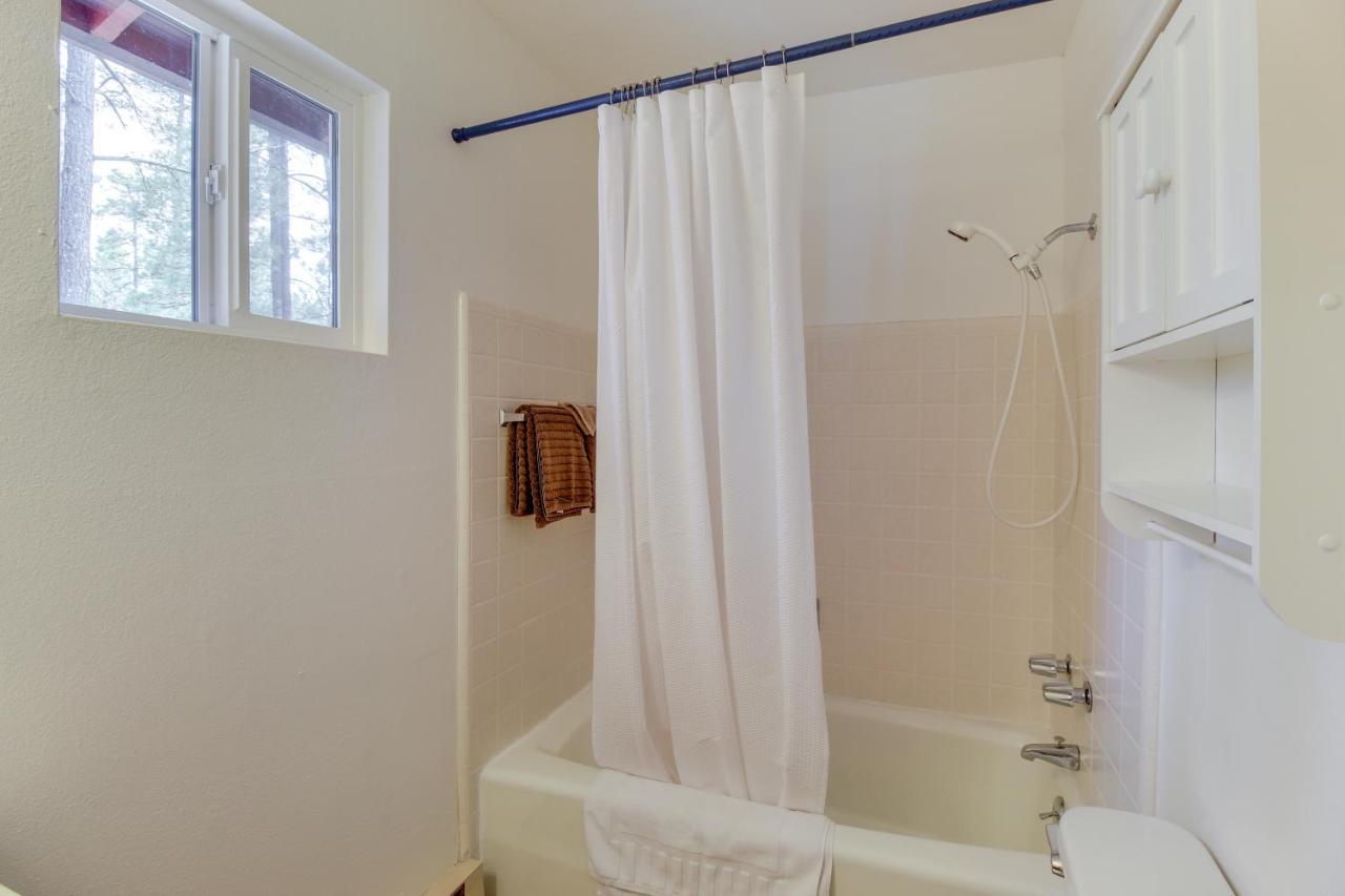 Updated Country Club Cabin, Near Golfing And Hiking! Indian Pine エクステリア 写真