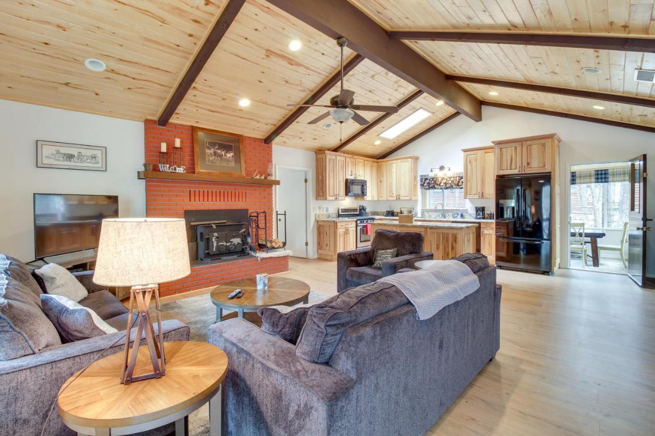 Updated Country Club Cabin, Near Golfing And Hiking! Indian Pine エクステリア 写真
