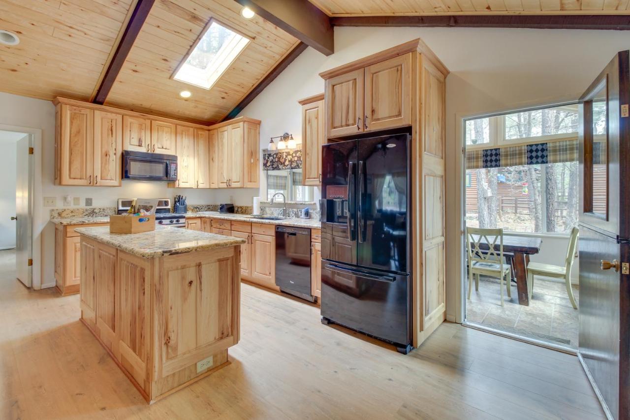 Updated Country Club Cabin, Near Golfing And Hiking! Indian Pine エクステリア 写真
